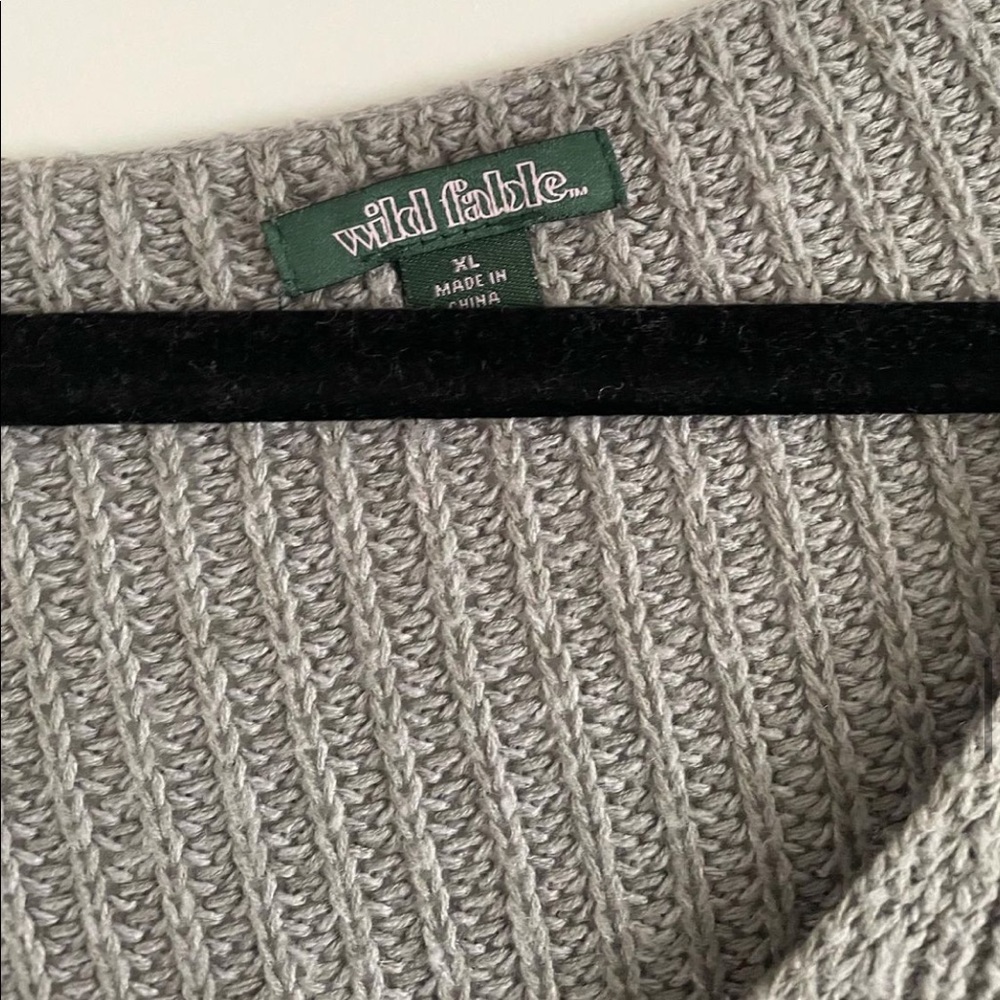 XL cropped grey sweater